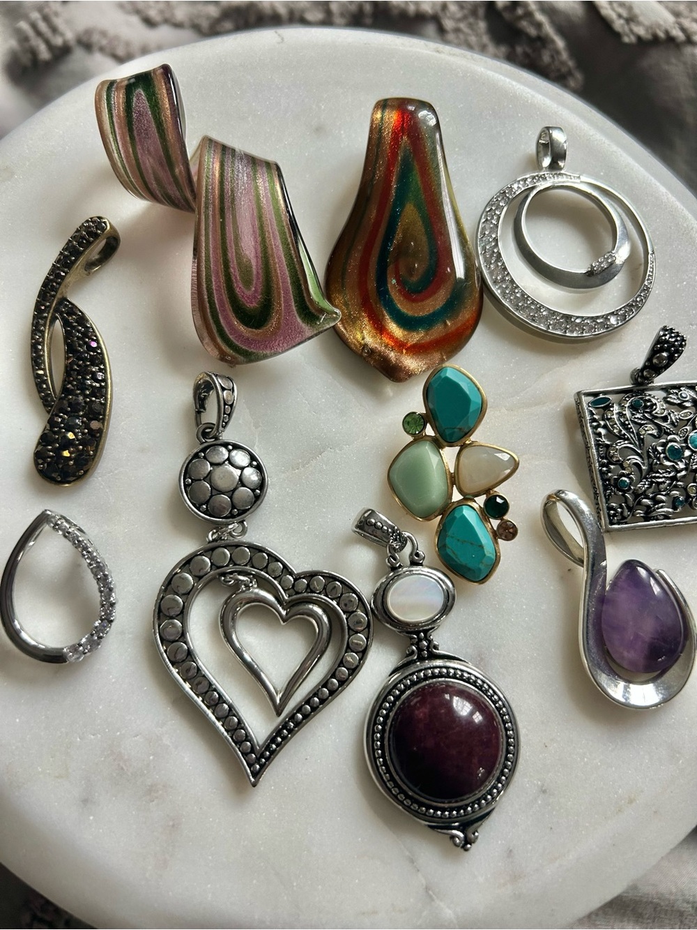 10 pendants